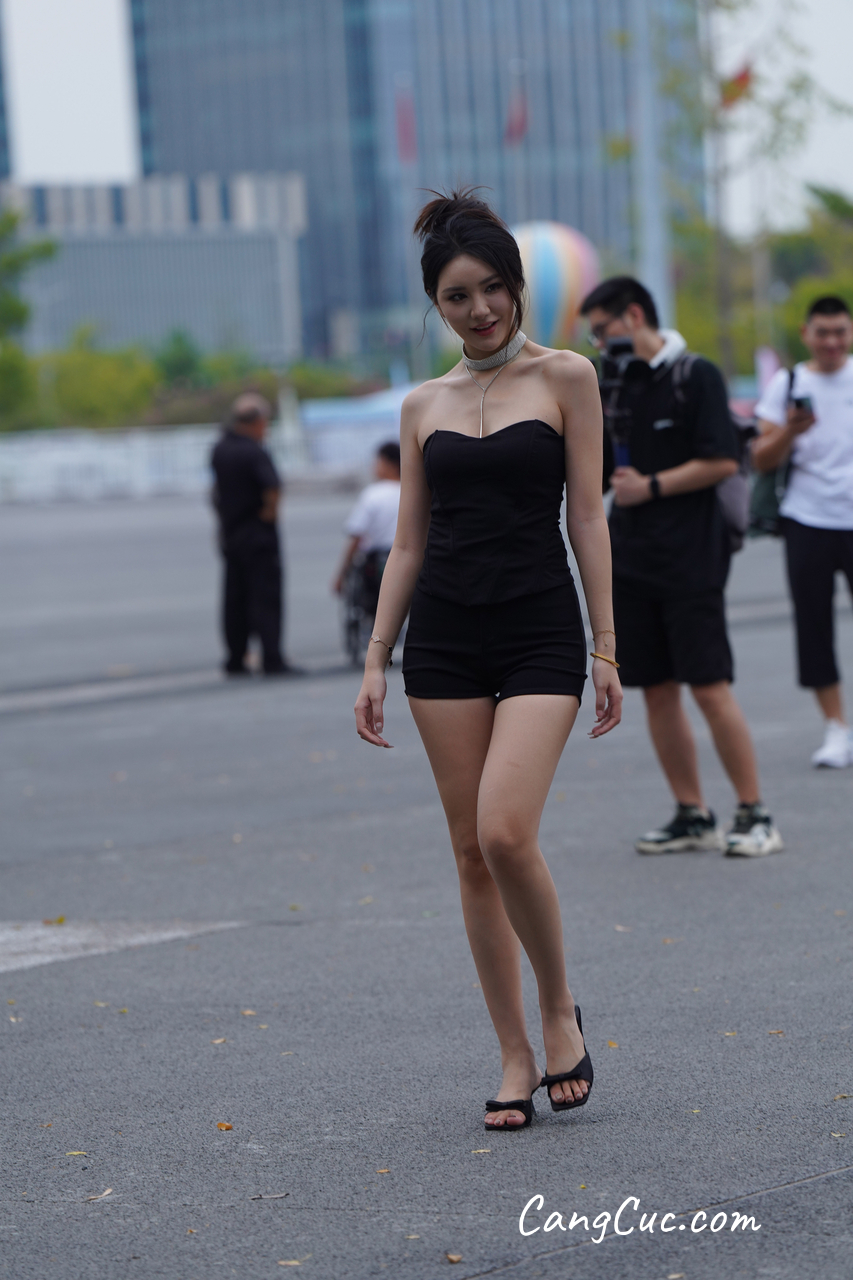 [精选街拍作品] No.4969 黑色裙装女神